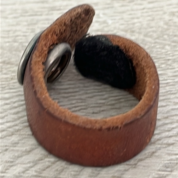Leather Snap Close Ring - Picture 5 of 5